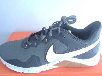Nike Legend Essential 2 Sneaker Schuhe CQ9356 016 UK 7,5 EU 42 US 8,5 NEU + KARTON