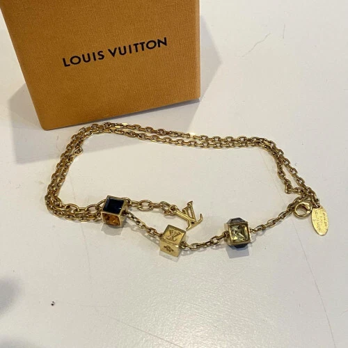 LOUIS VUITTON（LV） Collana Louis Vuitton Louis Vuitton oro M66999 cubo di lusso ciondolo moda