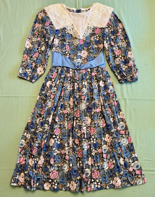 Vintage Picture Me Girls Dress Teen Size 8/3 Made in USA Blue & Pink Floral Lace
