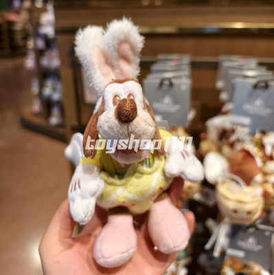 Authentic 2026 Shanghai Disney Spring Goofy new plush keychain limited new