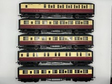 OO Hornby Rake Of 5 BR Blood & Custard Ex LNER Coaches - (VERY GOOD)