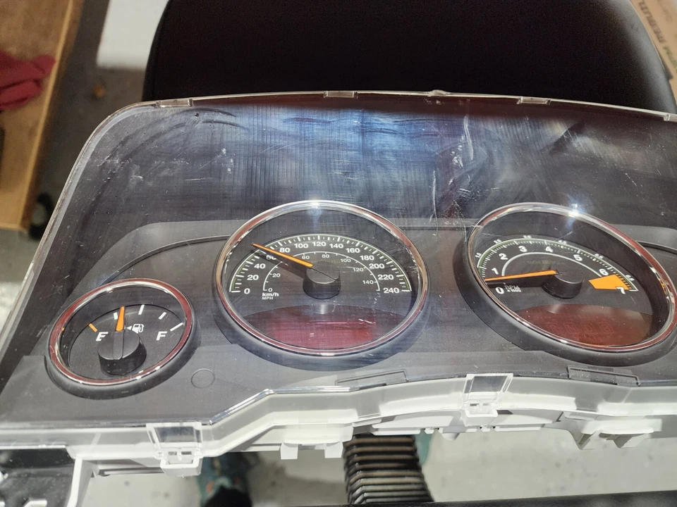 2016-2017 Jeep Compass Patriot KM/H Instrument Cluster Panel Mopar 68233471AE Foto 3 de 4