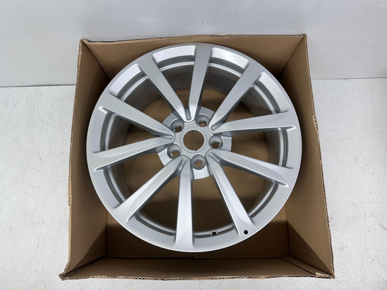 NEW SET 2004-2017 ASTON MARTIN DB9 V8 VANTAGE WHEEL OEM RIM 10 spoke 9.5x19" 8.5
