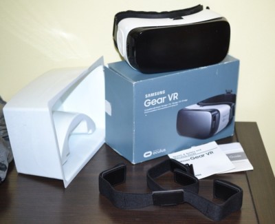 Genuine Samsung Gear VR Oculus Headset For Samsung Galaxy S7 / S7