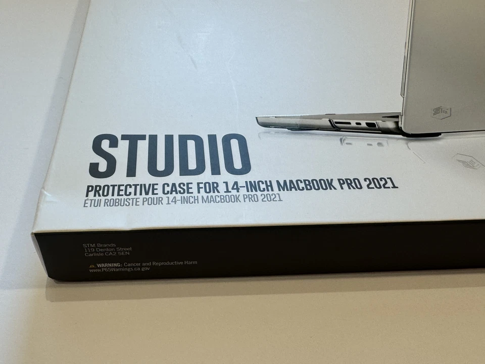 Funda STM Studio para MacBook Pro 14" (2021, Transparente) Foto 2 de 4