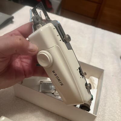 小物 hi Singer Pro Buttonholder Slant Needle Zig-Zag Sewing Machines No