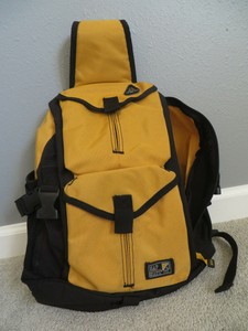 gap sling backpack
