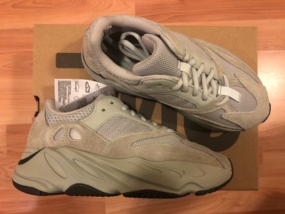 yeezy 700 size 4.5