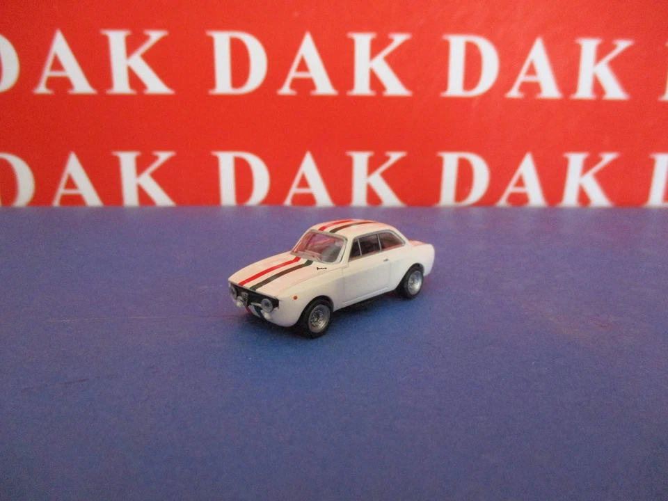 1/87 Modellino Auto Alfa Romeo GTA 1300 Italia 1971 by Brekina - Immagine 2 di 4
