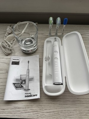 Philips Sonicare DiamondClean Smart HX993W White Toothbrush w/ 2 Heads & Case.