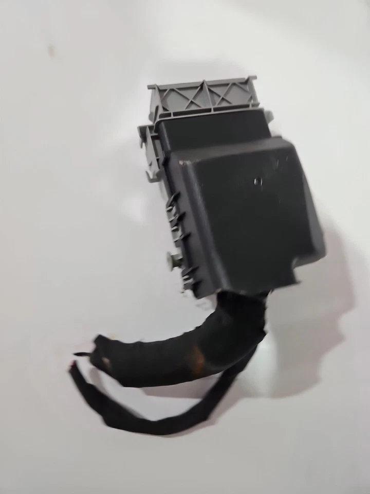 2010-2012 CADILLAC SRX RIGHT PASSENGER SIDE INTERIOR FUSE BOX RELAY UNIT OEM. B4 — 第 4/4 张图片