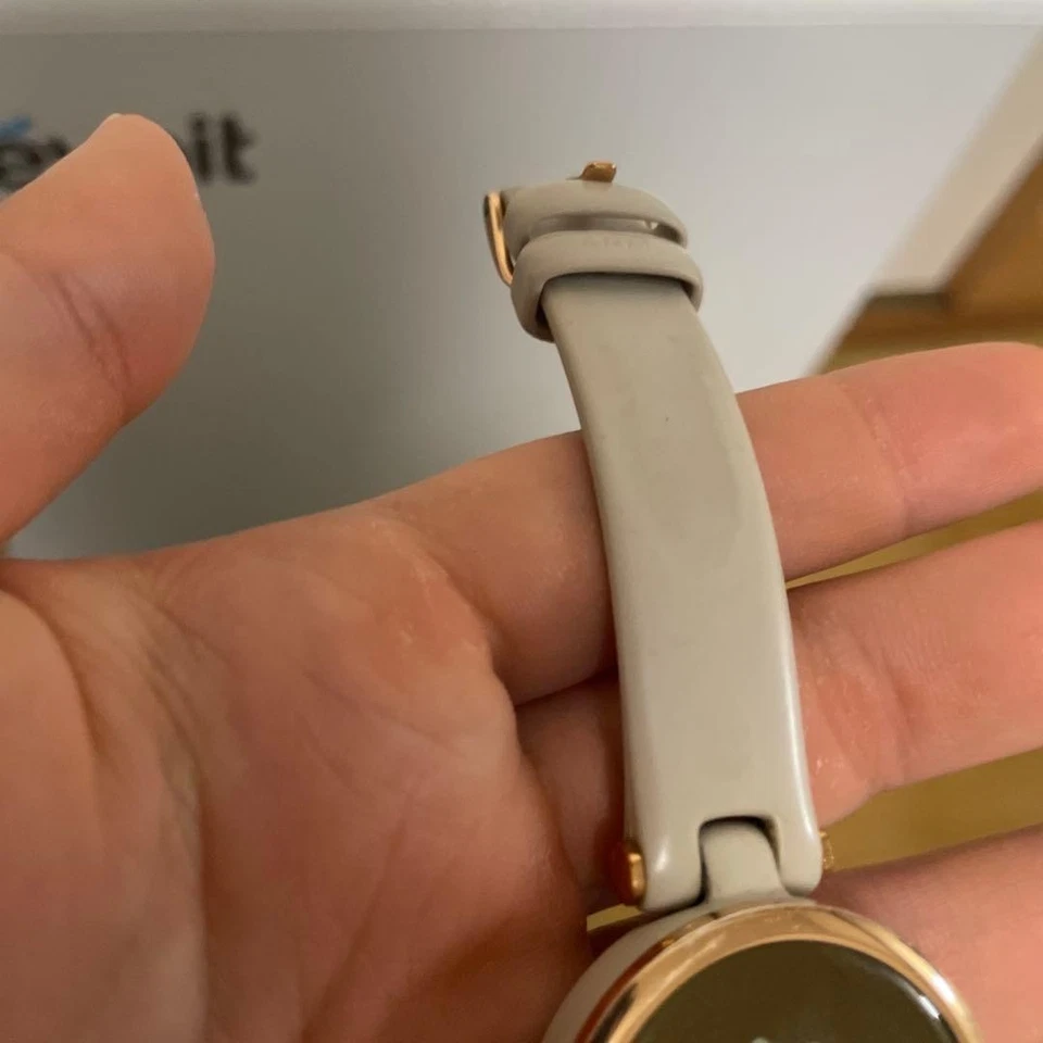 Garmin Lily Sport Light Sand Smartwatch Fitness Cream Gold READ DESCRIPTION - Image 3 of 4