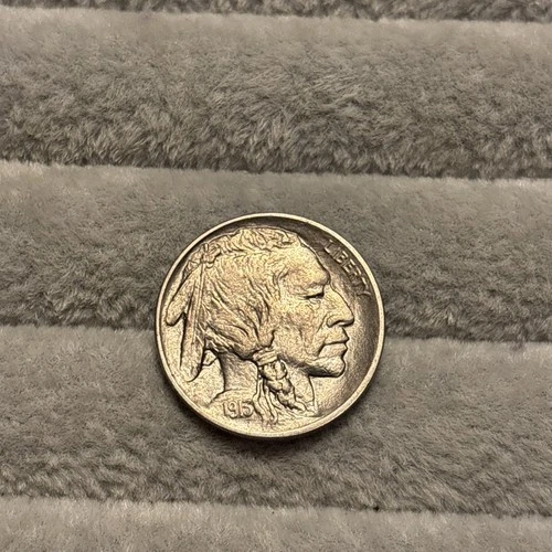 1913 Type 1 ( Mound) Buffalo Nickel Gem BU Lustrous