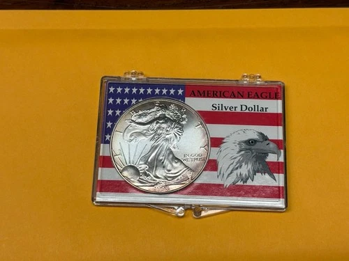 American Eagle 1998 1 oz Fine Silver Dollar Coin in Case