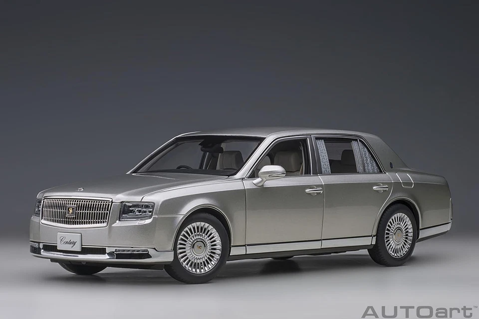 AUTOart 1 18 Toyota Century Special Edition Seika Radiant Silver Metallic Mode - Image 2 of 4