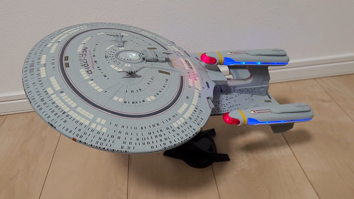 Star Trek Starship Legends U.S.S Enterprise NCC-1701-D Diamond