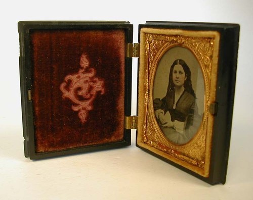 Antique Ambrotype Photograph Portrait Young Woman 1800’s Victorian Union Case - Picture 6 of 7