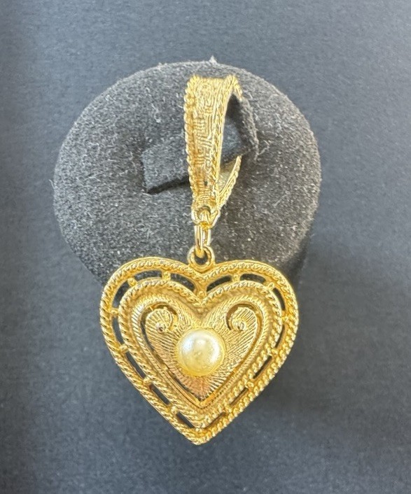 Heart Of Gold With Pearl Pendant