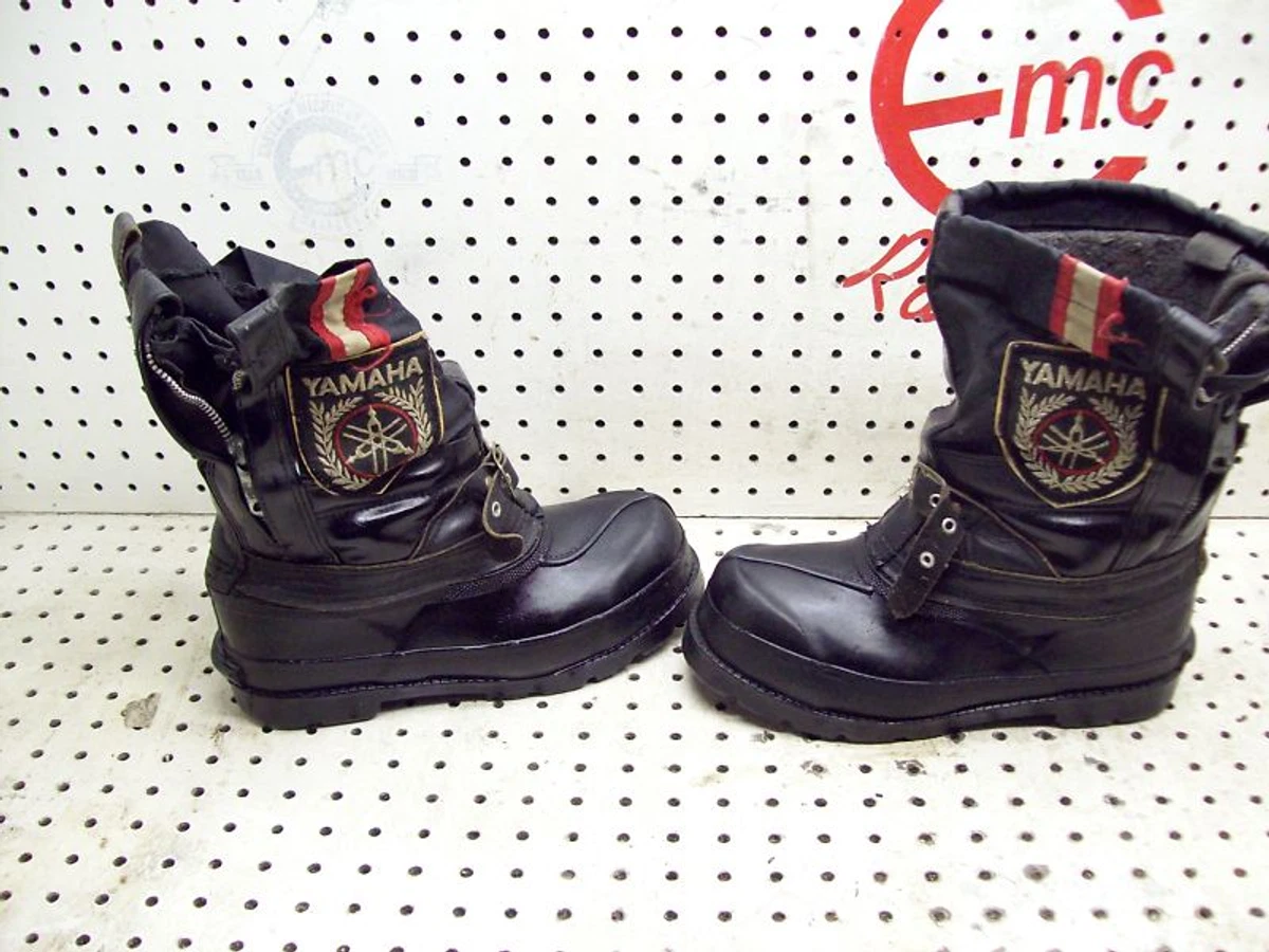 YAMAHA SNOWMOBILE BOOTS SIZE 6 SRX SR GPX VINTAGE OEM eBay