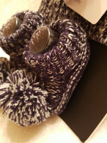 Nicole Miller Baby Cable Knit 2 Pc Set Hat And Booties 0-6 Mo NWT navy/white - Picture 5 of 6