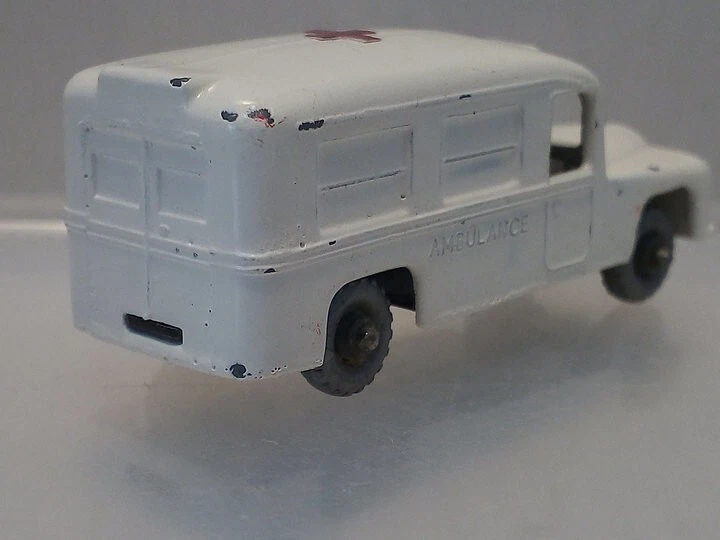 ⛔Daimler Ambulance Machbox Regular Wheels Nr. 14 #71*7(2646) - Bild 3 von 4