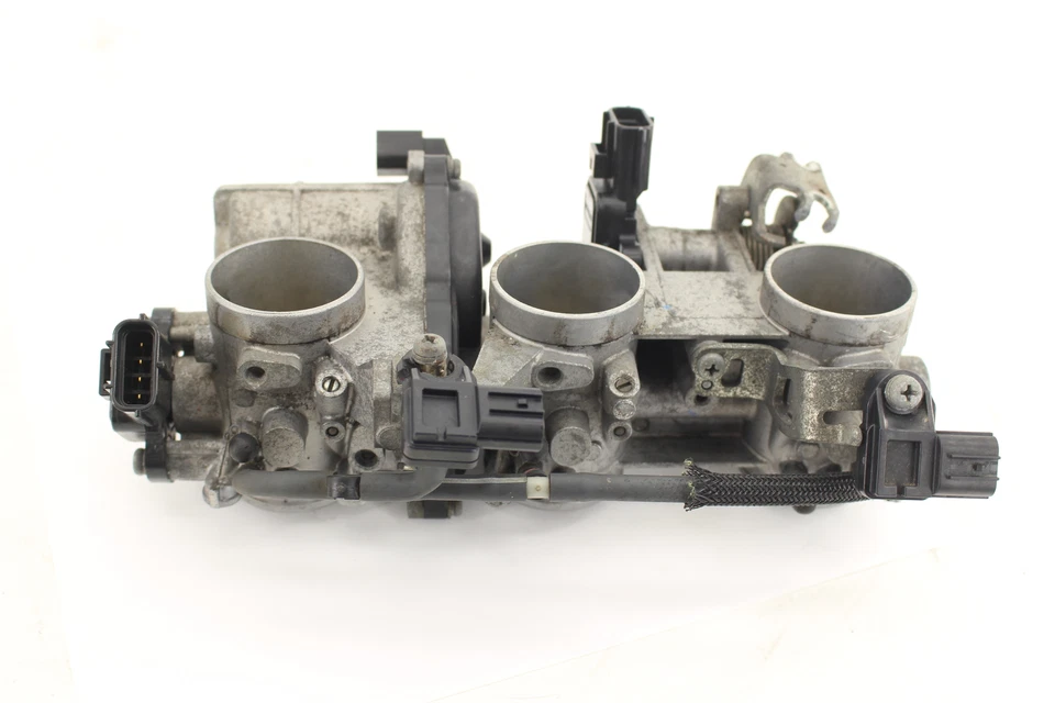 2015 Yamaha Fz09 Oem Main Fuel Injector Throttle Body Sensor Tps Set 1rc-13750- Foto 4 de 4