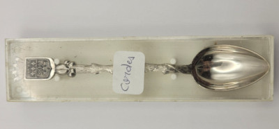 Kleiner Sammellöffel mit Box, Stadtwappen der Strings, versilbertes Metall.