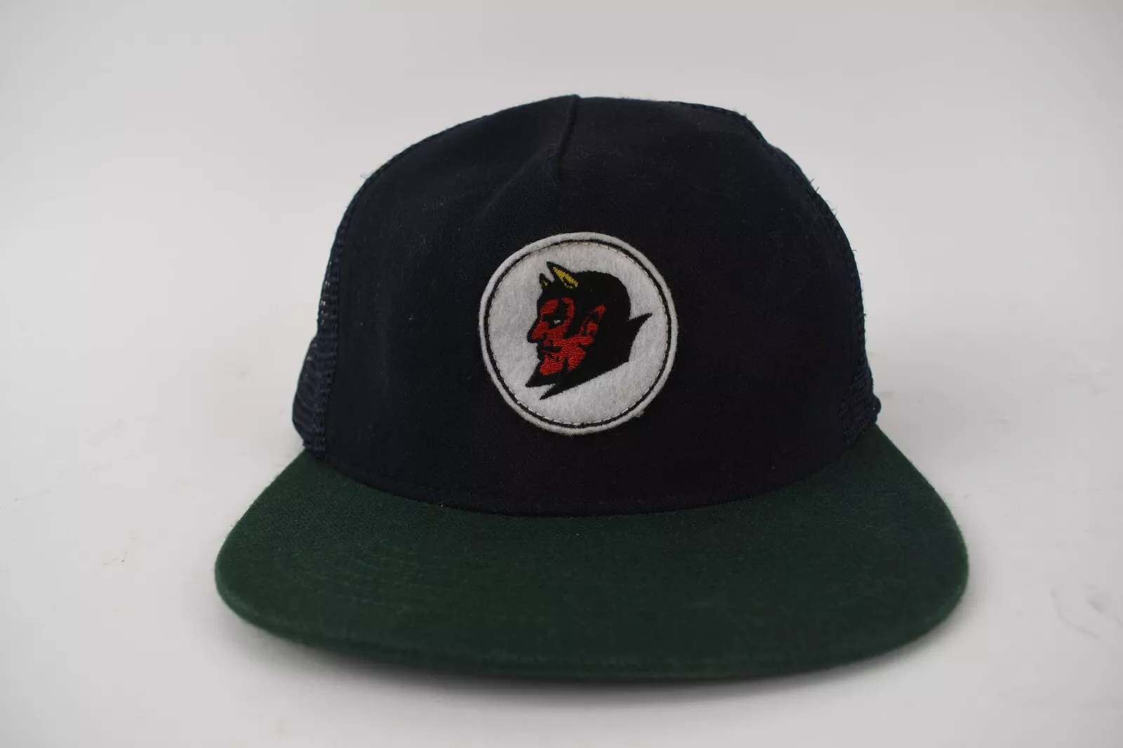 Casquette snapback vintage années 90 Supreme Devil maille made in USA