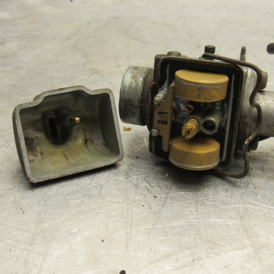 Honda CB160 1968 carburador lado derecho carburador Foto 4 de 4