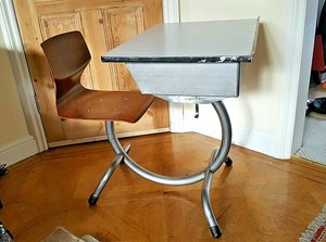 retro childrens table and chairs