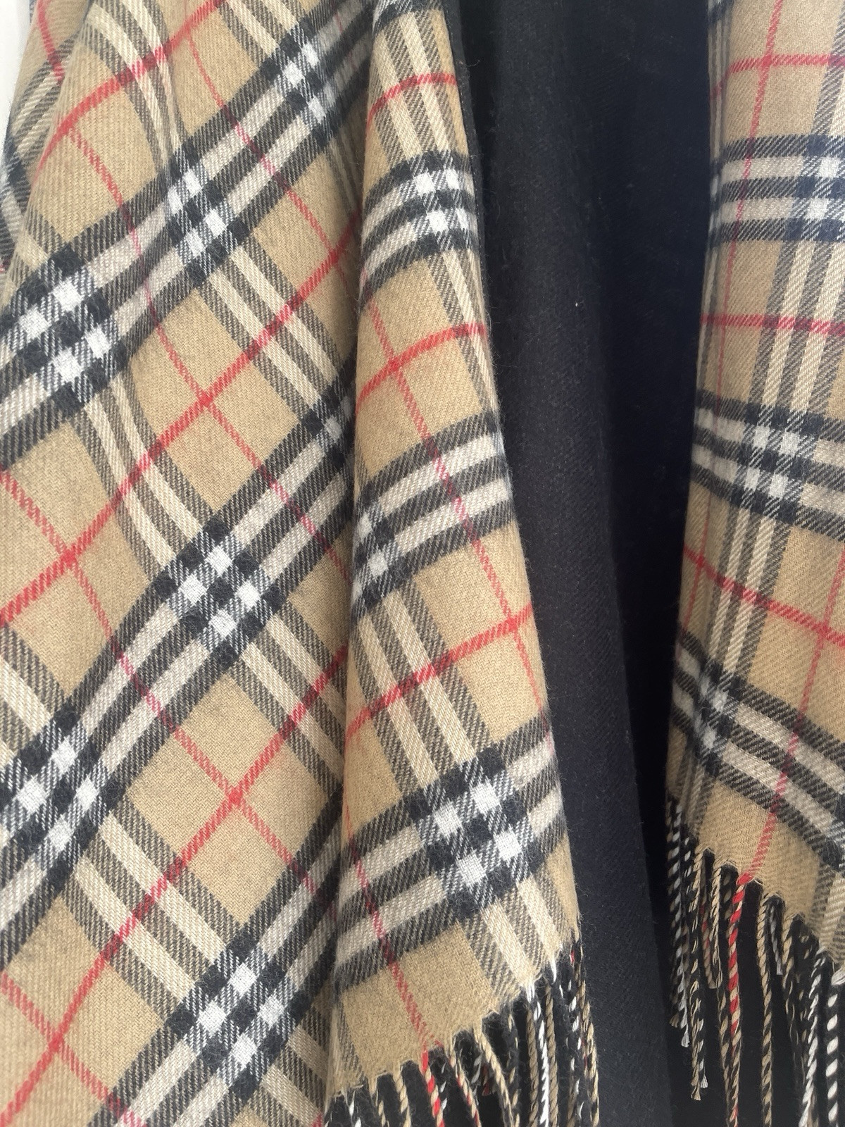 Authentic BURBERRY CHECK WOOL REVERSIBLE CAPE BLACK VINTAGE CHECK PONCHO OS image 3