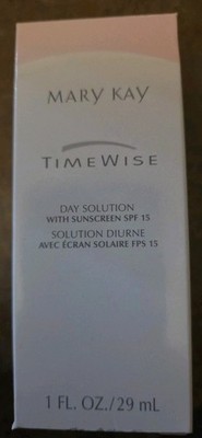 Mary Kay Day Solution Sunscreen SPF 15 Dry To Oily Skin 1 FL. OZ./29 mL NWB