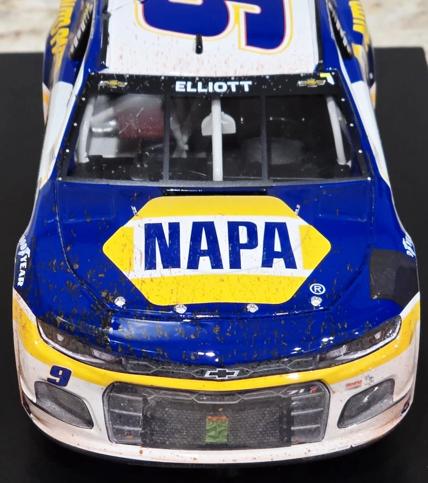 2021 #9 Chase Elliott NAPA Auto Parts Bristol Dirt Race Versión 1:24 Diecast ARC Foto 3 de 4