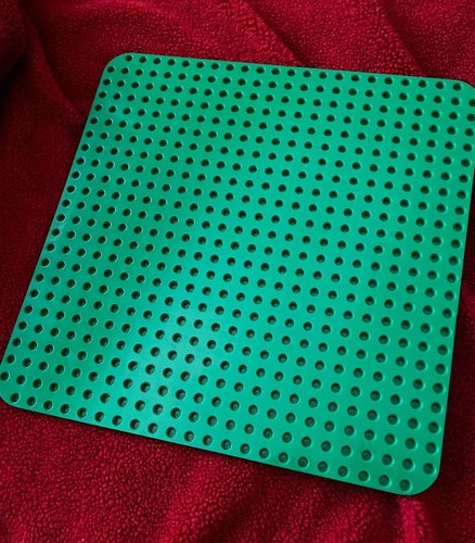 Lego Duplo Green BASEPLATE Building Plate 24x24 Dot Studs 15"x15" Round Corners - Picture 3 of 4
