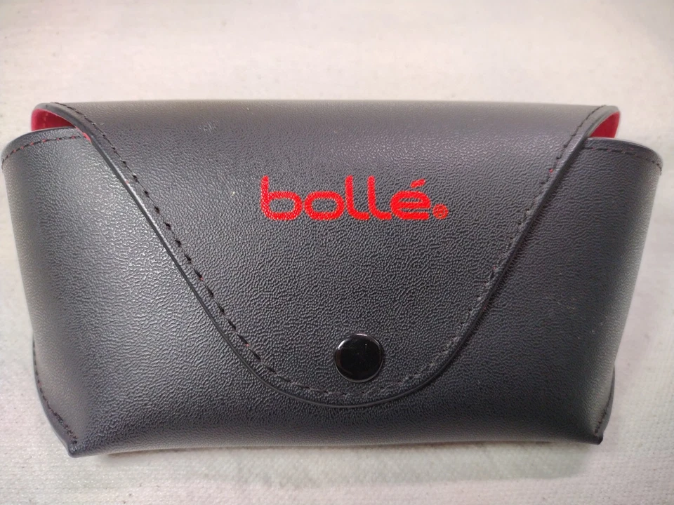 Estuche Bolle para gafas de sol negro cierre a presión rojo logotipo rojo interior protector Foto 2 de 4
