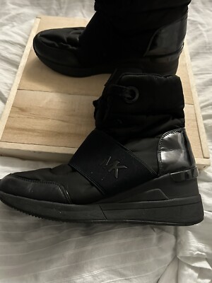 MICHAEL KORS WOMEN'S PATENT LEATHER SNOW BOOTS BLACK