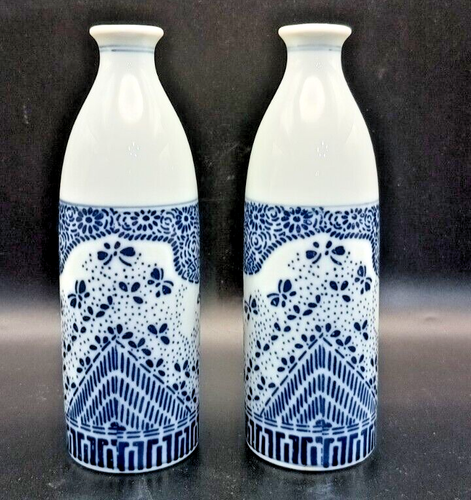 A PAIR OF VINTAGE JAPANESE SAKE BOTTLES 7" MARKED BLUE CHARACTER DESIGN c1980 vg - Picture 1 of 6