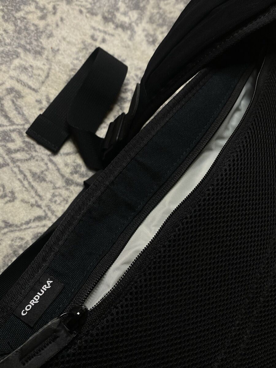 Nike Vintage 2000s Sling Bag New With Tags One Size Unisex Nike Vintage 2000s Sling Bag New With Tags One Size Unisex