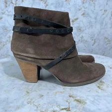 Coach And Four Womens Sz 9M Shoes Brown Suede Strappy Zip Up Comfort Ankle Boots