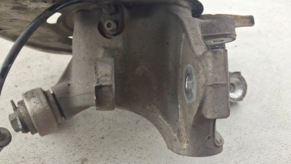 BMW 528i 535i F10 X-Drive 2011-2016 buje trasero derecho fabricante de equipos originales Foto 2 de 4