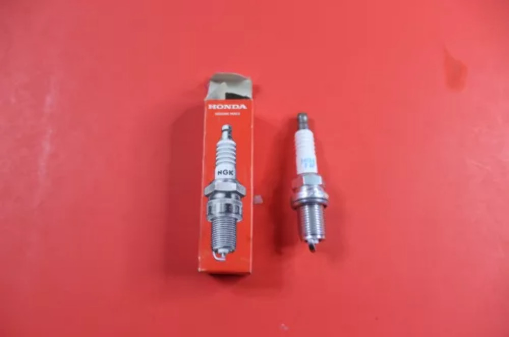 QTY 2  1970-2013 Honda NGK C7HSA Spark Plug OEM 98079-5517U NOS