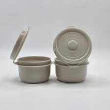 Salad Dressing To Go Containers, 1.5 oz Small Plastic Condiment Sauce Cups + Lid