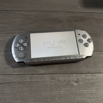 Sony PSP-3001 PlayStation Portable Silver Console Handheld Only +Game VERY CLEAN