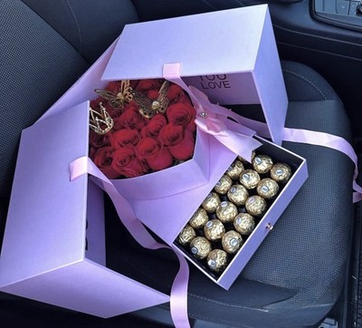  Elegant Artificial Roses with chocolate 
