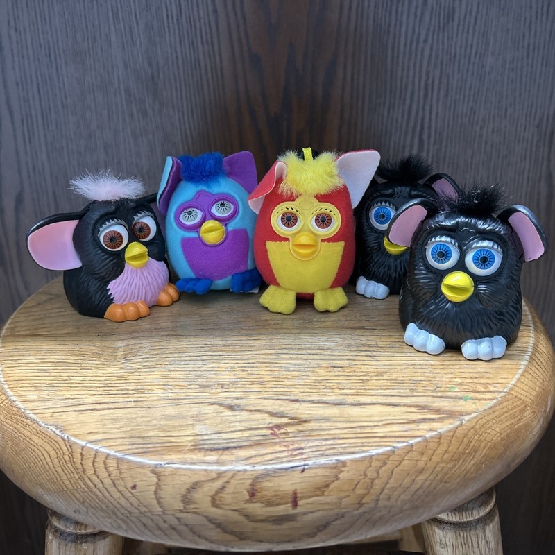 LOT OF VTG MCDONALDS HAPPY MEAL TOYS FURBY TW0 2000 CLIPS THREE 1998