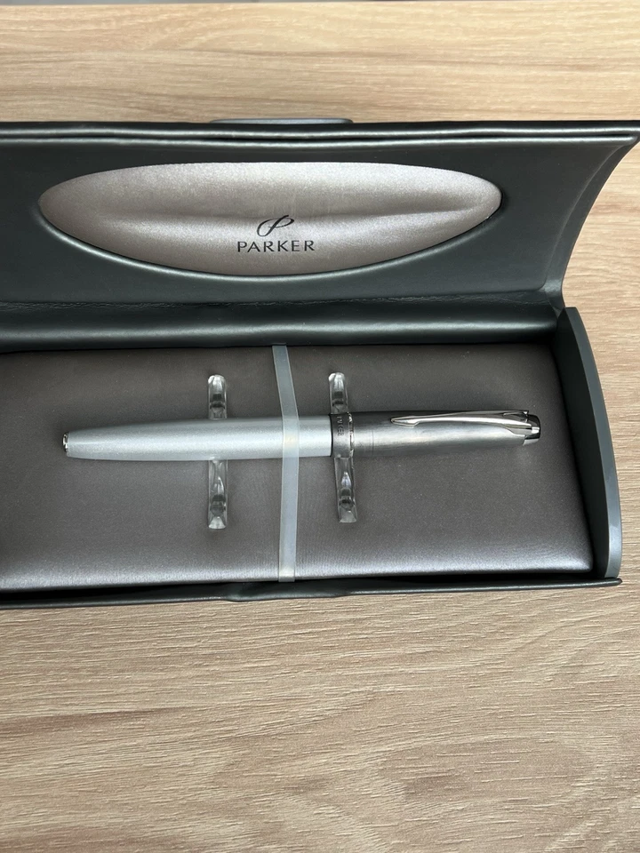 Vintage Parker 100 Opal Silver Fountain Pen M Nib