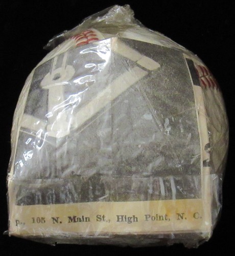 1950 NY YANKEES SOUVENIR STADIUM FACSIMILE TEAM SIGNED BASEBALL, STILL SEALED - Picture 2 of 9