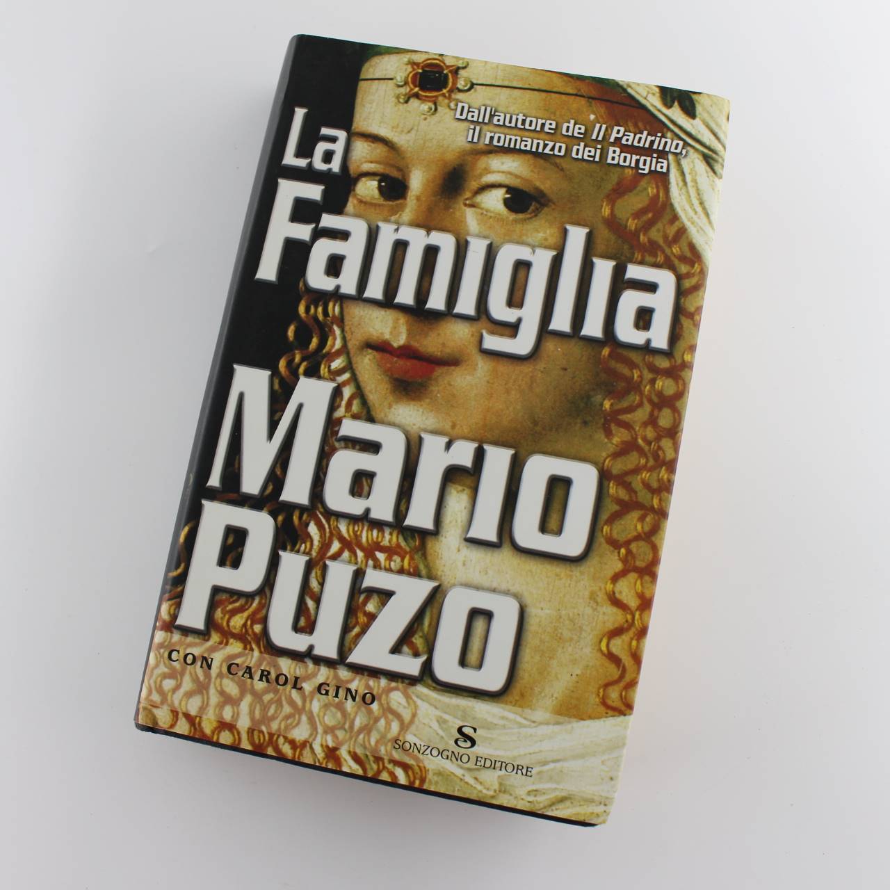La famiglia (The Family) book by Con Carlo Gino
