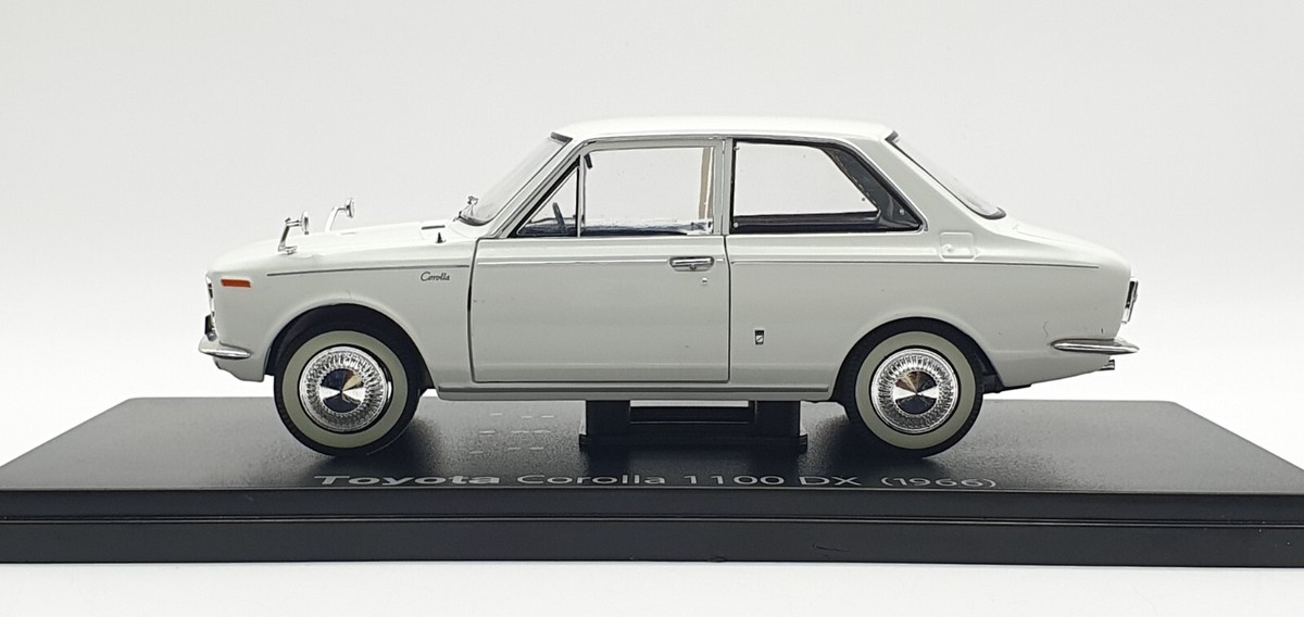 1/24 Hachette 1966 TOYOTA COROLLA 1100 DX WHITE diecast car model