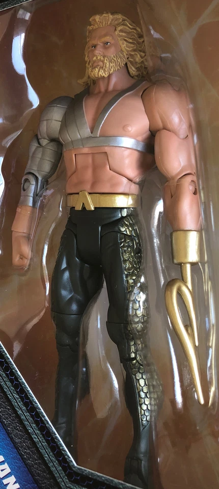 Figura Aquaman Liga de la Justicia de DC Comics Colección Signature Mattel Foto 3 de 4